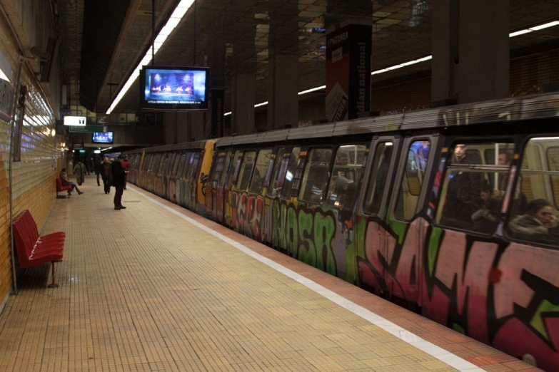 Графити на вагонах метро