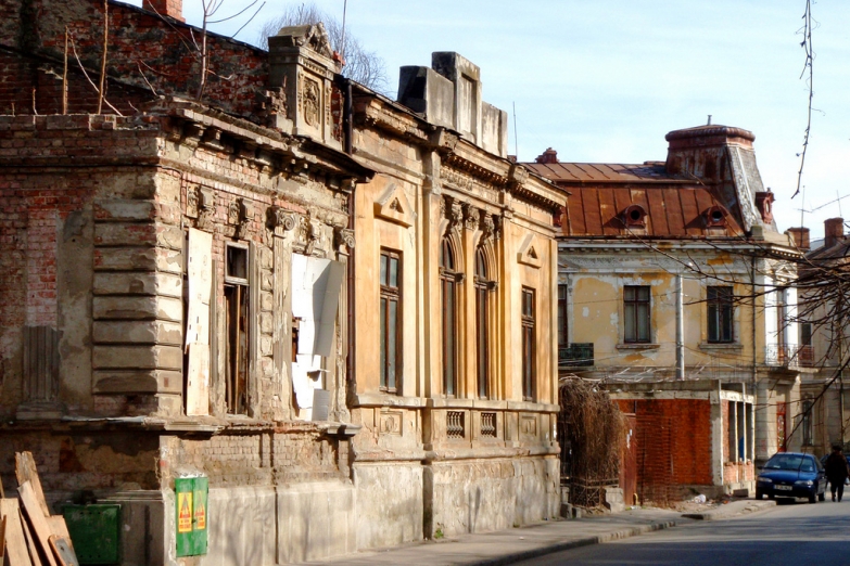Брошенные старые дома в Бухаресте