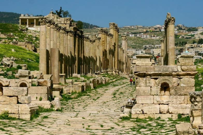 Руины древней улицы в Джераше