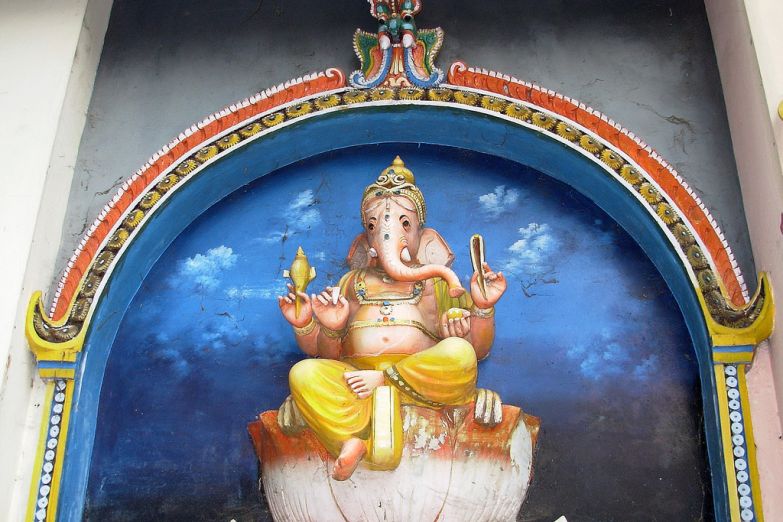 Статуя Ганеши в храме Марарикулам