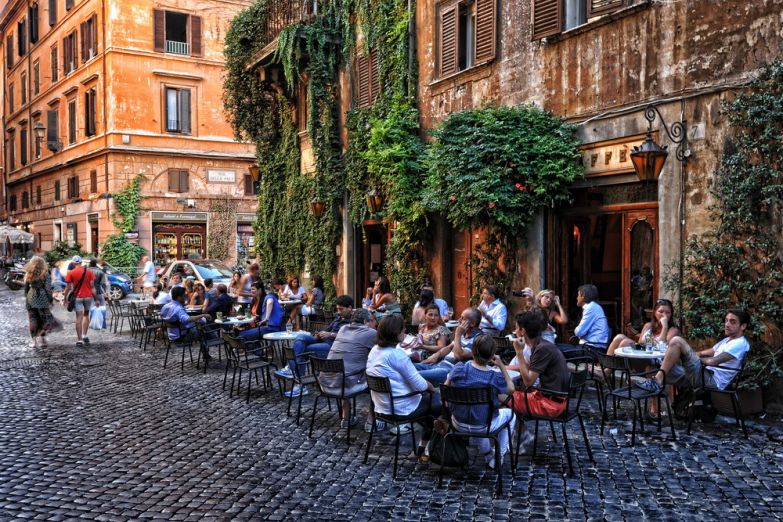 Улица в Риме