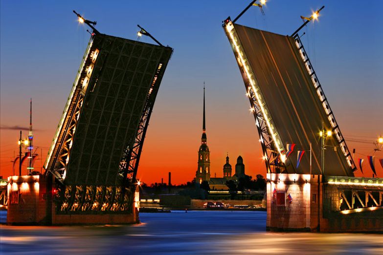 Разведение мостов в Петербурге