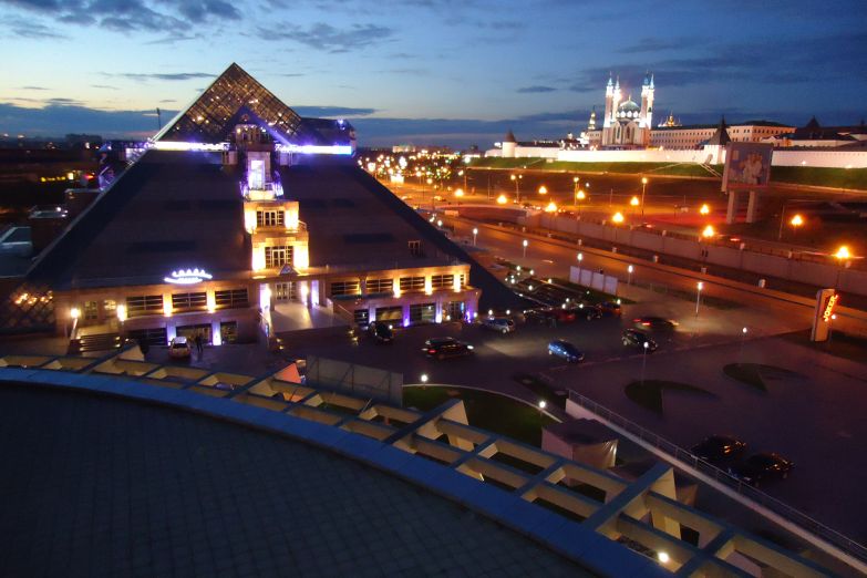 Вид на ночной Кремль в Казани
