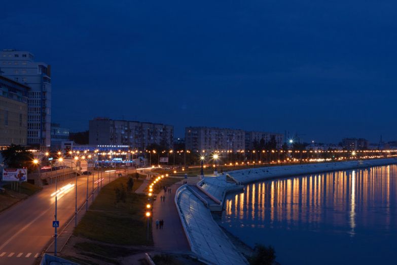 Ночная набережная в Омске