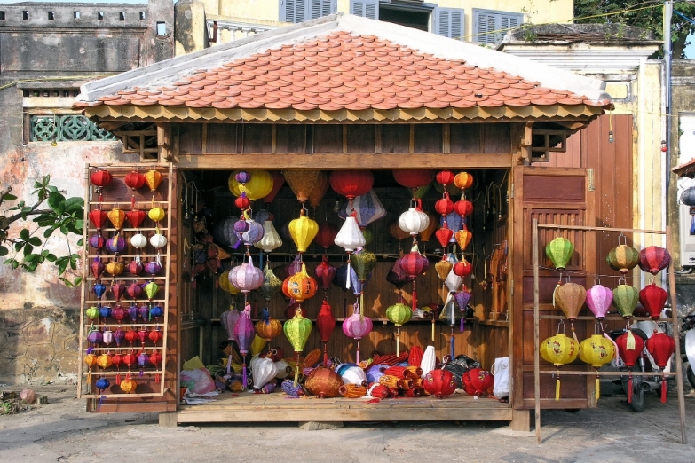 Магазин китайских фонариков из шелка