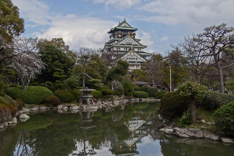 Замок Осаки с парком