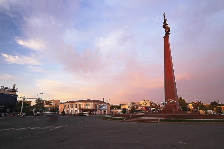 Площадь Ордабасы - Монумент Независимости