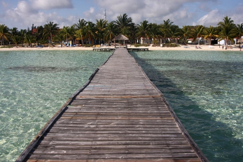 Вид на пляж острова Кайо-Коко