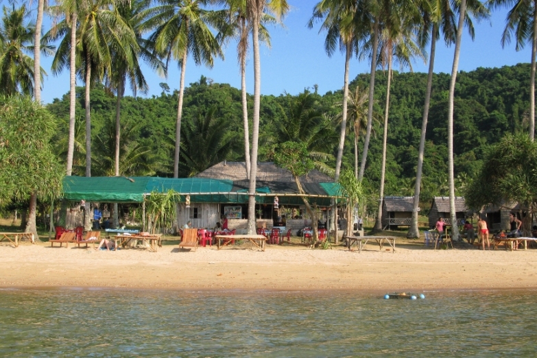 Пляж на Koh Tonsay (Rabbit Island)