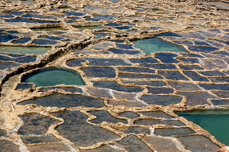 Древние соляные поля в бухте Баййар