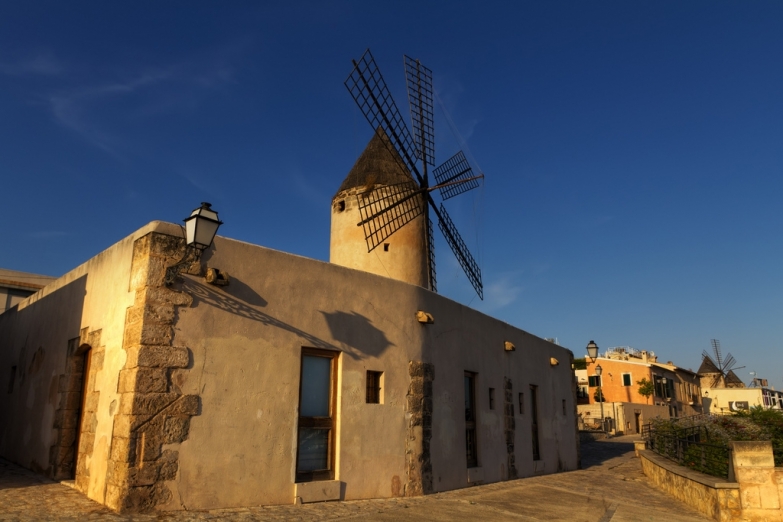 Испанские ветряные мельницы
