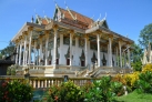 Wat Ek Phnom. Новый храм