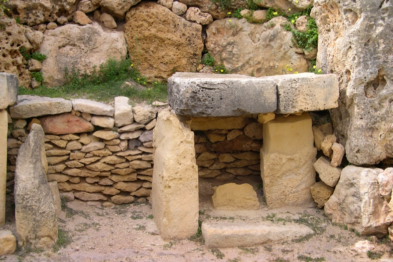 Доисторический храмовый комплекс Хаджар-Ким