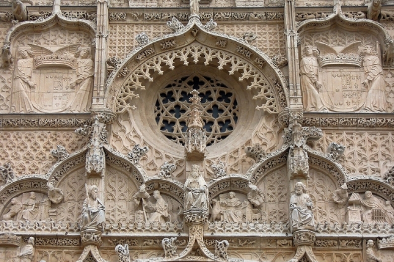 Каменная резьба на церкви Святого Павла