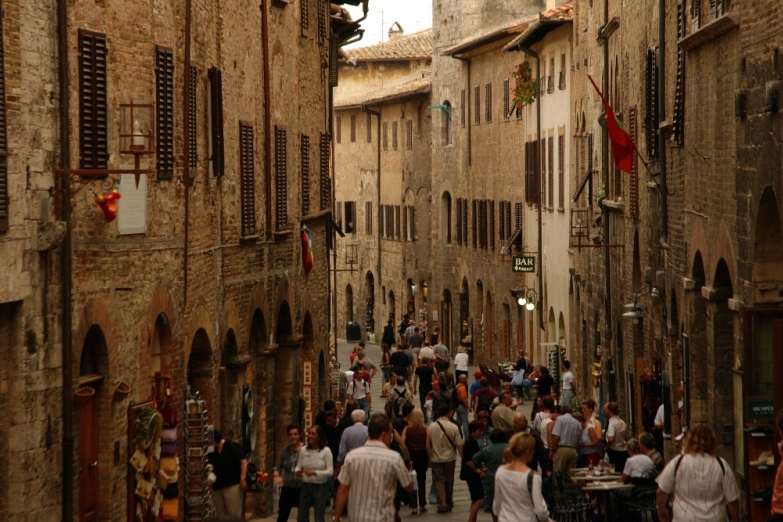 Многолюдные улицы Флоренции