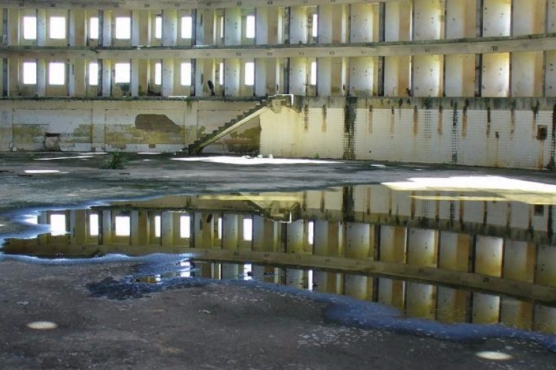 Внутри тюрьмы Пресидио Модело