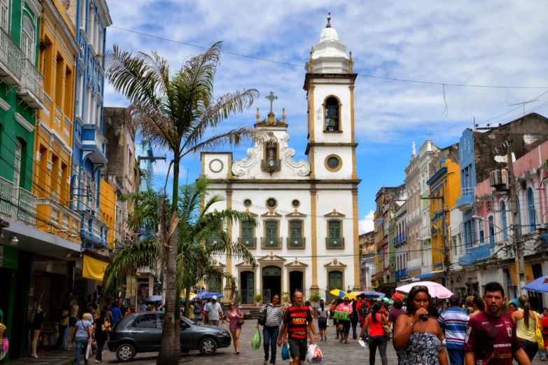Церковь Nossa Senhora do Livramento возле рынка Mercado de Sao José