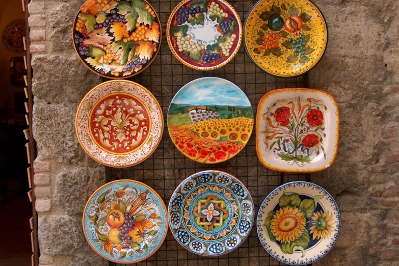 Сувениры из керамики в Тоскане