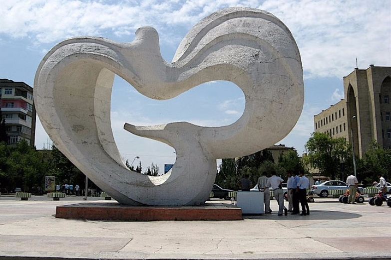 Скульптура Голубь Мира