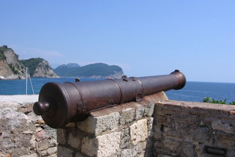 Пушки крепости Кастелло