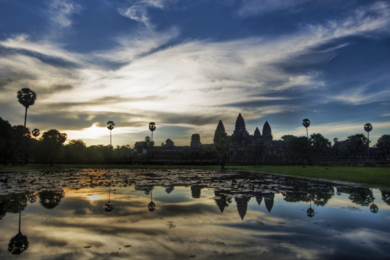 Утро в Ангкор-Вате