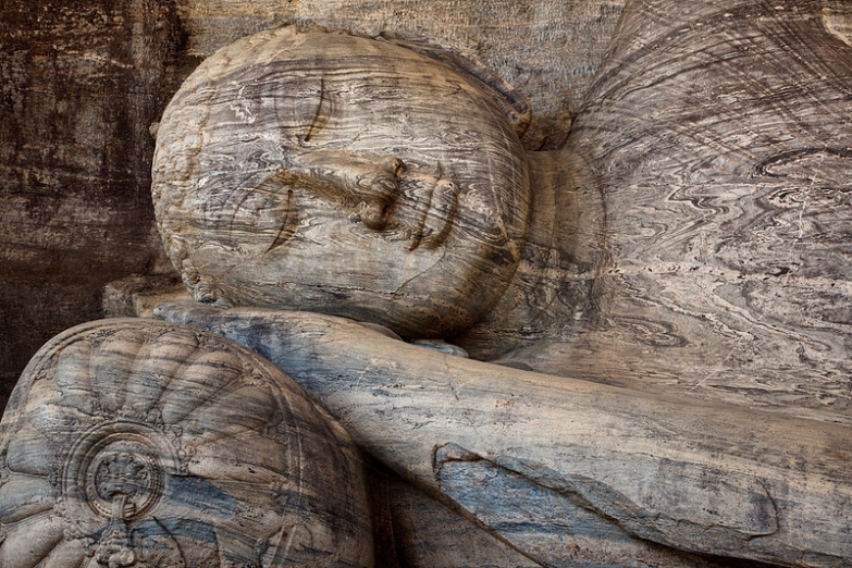 Статуя Будды в древнем городе Полоннарува