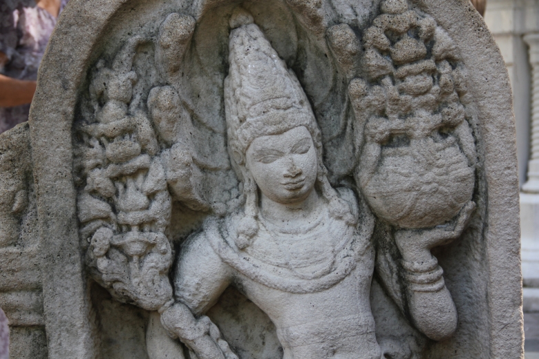 Статуя внутри храма Гангарама