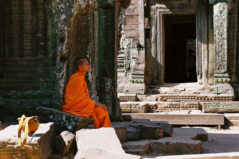 Монах в Ангкор-Вате