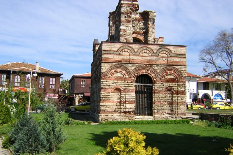  Средневековая церковь в старом городе 