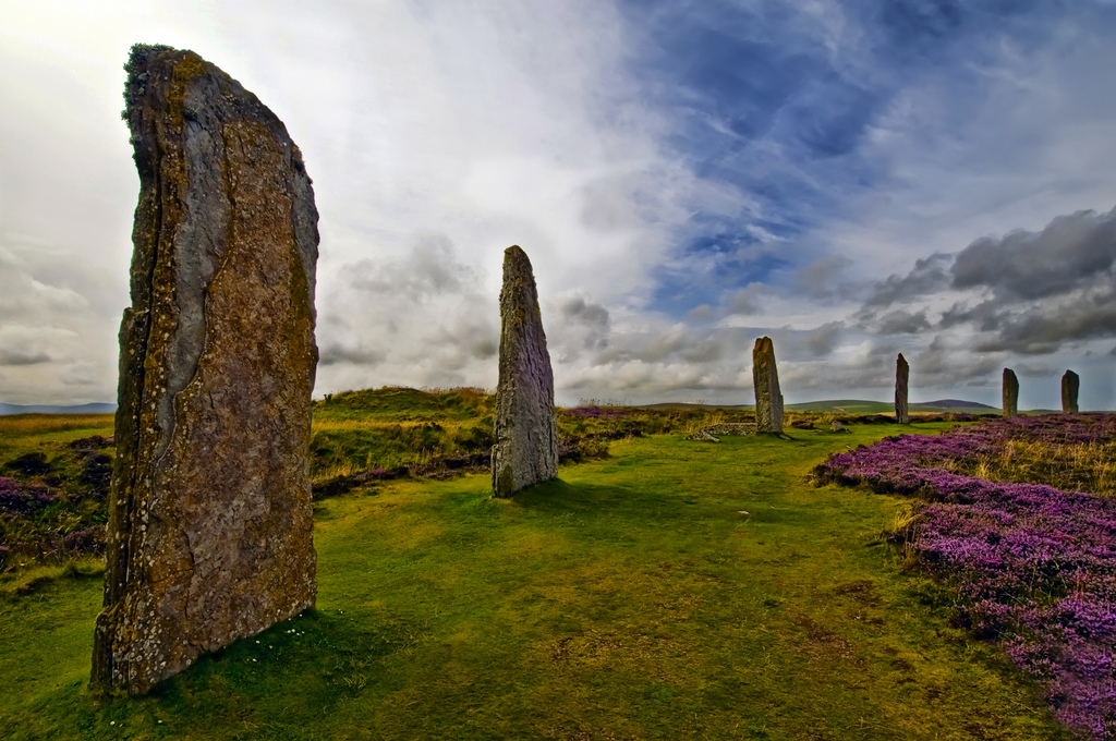 Stone scene. Кольцо Бродгара Шотландия. Уэльский каменный кромлех. Кромлехи Оркнейских островов. Кромлех Англия эпоха бронзы.