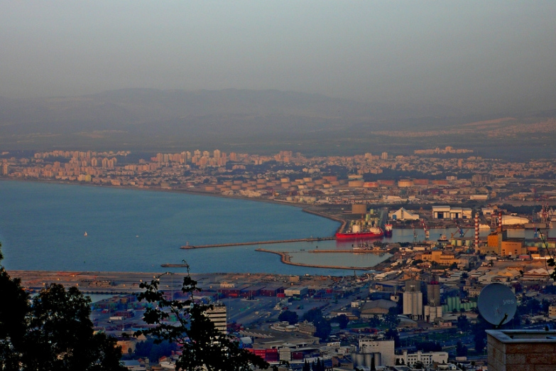 Вид на порт Хайфы