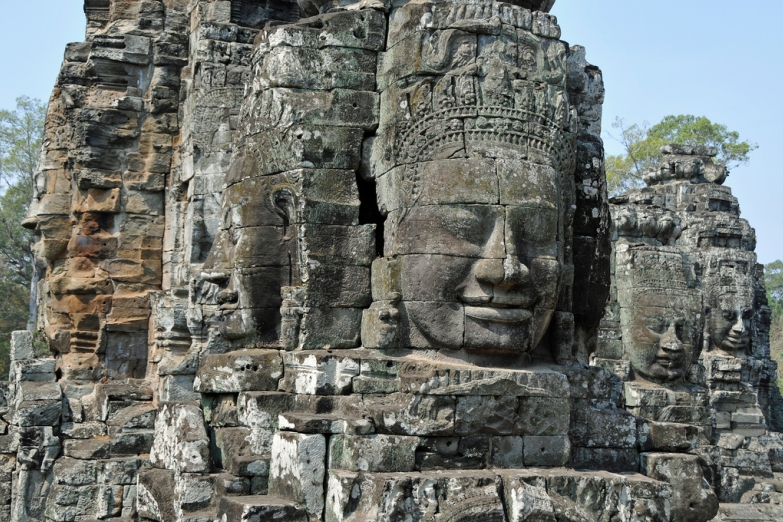 Каменные лица Будды