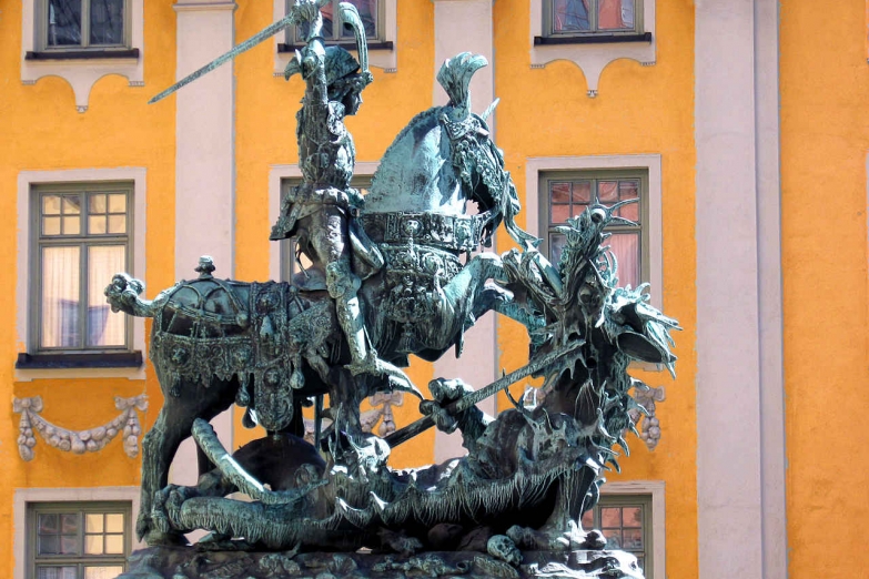 Статуя Георгия Победоносца