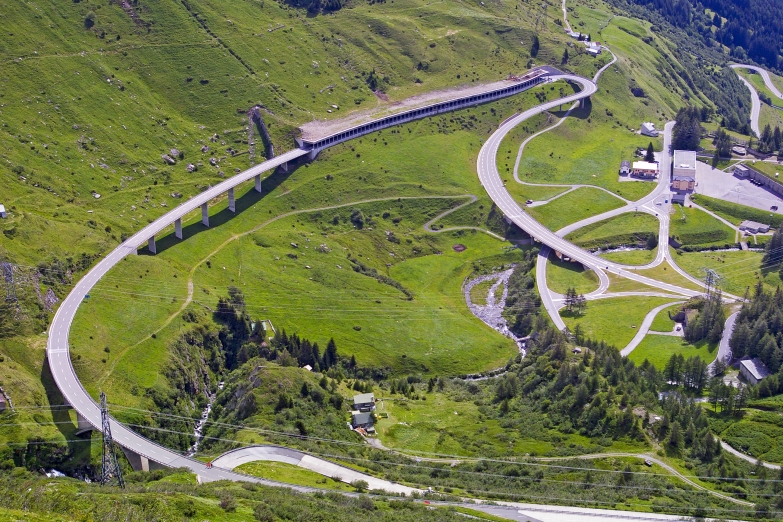 Дорога между Швейцарией и Италией
