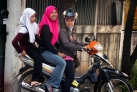 Юные жительницы Джакарты